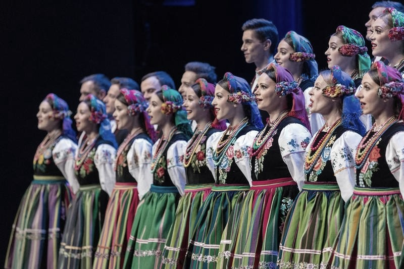 Muzyka ludowa Mazowsza – jak zespół Mazowsze podbił świat?